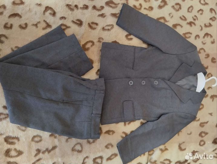 Брючный костюм на мальчика