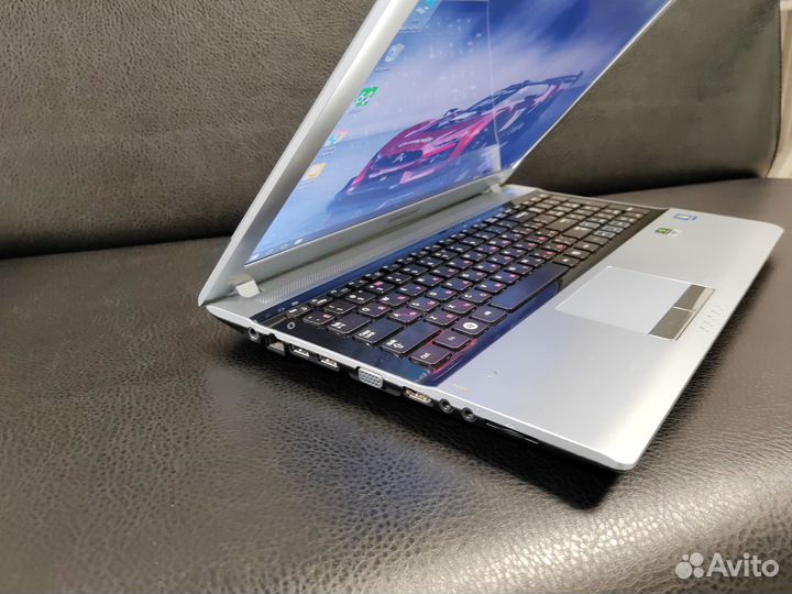 Игровой Samsung/ i5-2430M / GT 520M /SSD 256GB