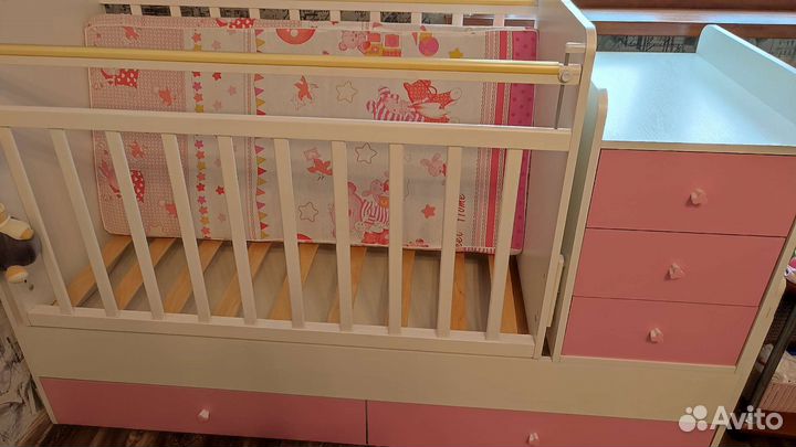 Детская кроватка трансформер с маятником