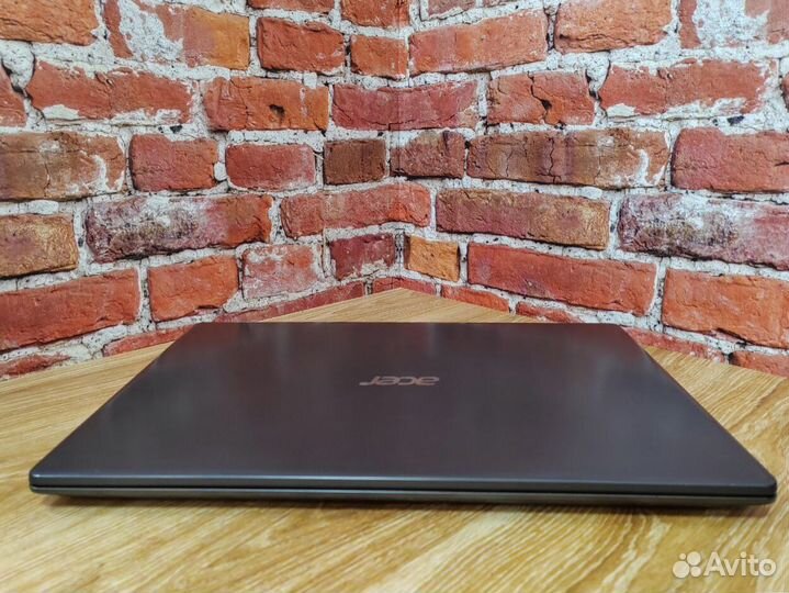 Ноутбук Acer с oзу 8 Гб и процессором Silver Обмен