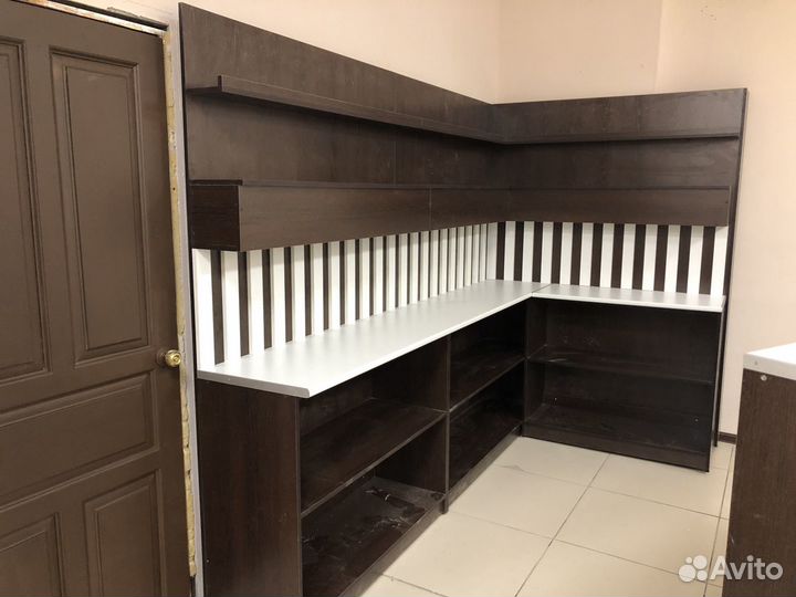 Мебель для магазина разливных напитков