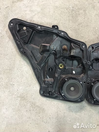 VW Tiguan Стеклоподъемники задних дверей