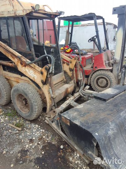 Мини-погрузчик Уралвагонзавод ПУМ-500, 2000