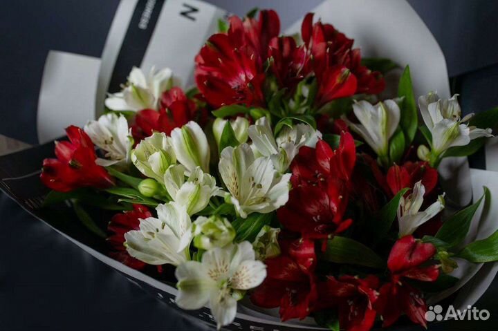 Монобукет с альстромерией