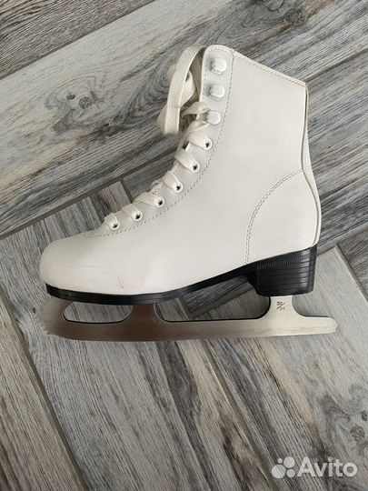 Коньки фигурные детские 34 размер