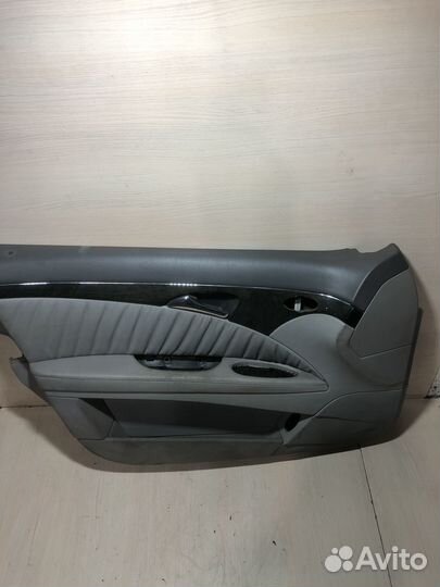 Обшивка двери передняя левая Мерседес W211