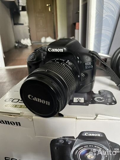 Зеркальный фотоаппарат canon eos 550D