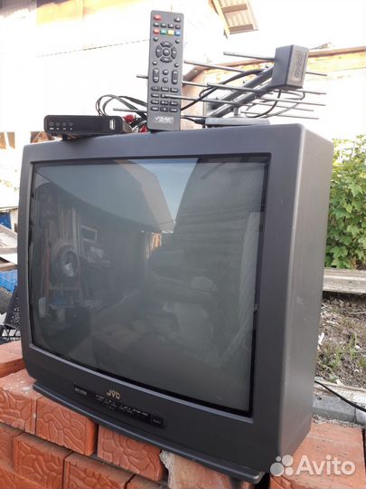 Телевизор бу JVC и sharp
