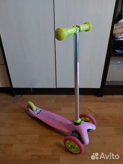Самокат детский трехколесный для девочки