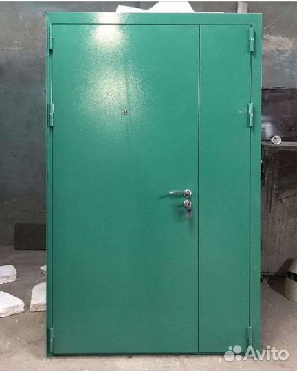 Двери металлические в тамбур, квартиру 1181