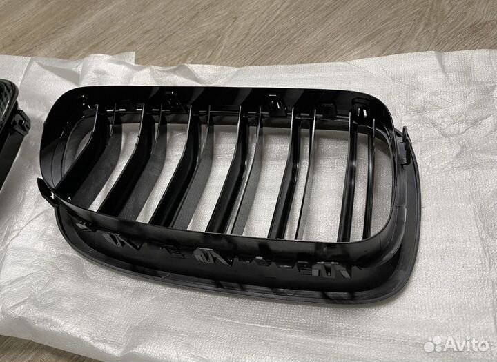Решетка радиатора BMW F10 карбон