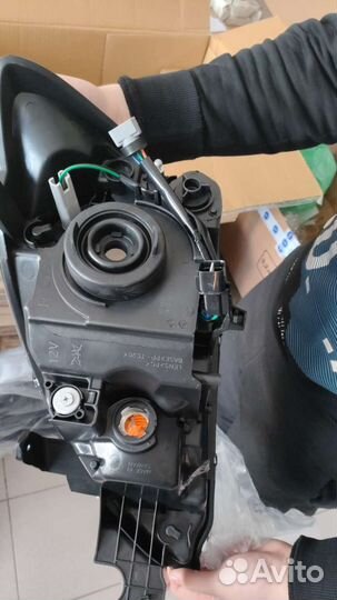 Фара правая Mitsubishi lancer 9 электро корректор