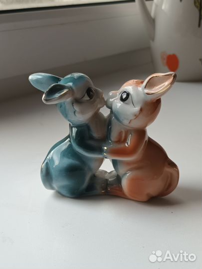 Фарфоровые статуэтка