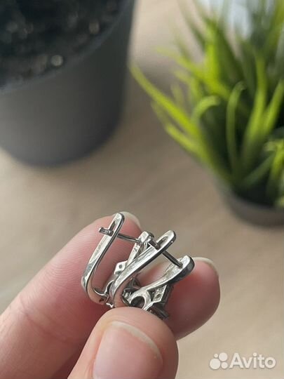 Серебряные серьги с голубым топазом