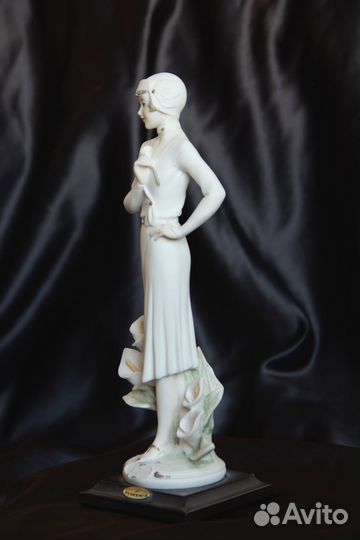 Статуэтка Capodimonte Армани Лили Италия