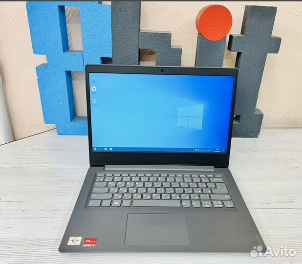 Свежий мощный ноутбук