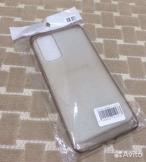 Чехлы на телефон