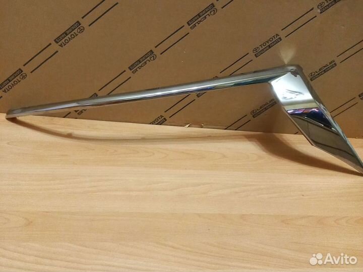 Тойота Прадо 150 хром фары правый 53147-60020