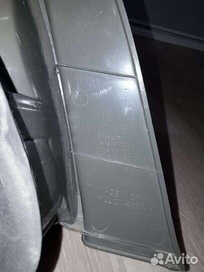 Стоп сигнал правый на toyota premio ZRT260