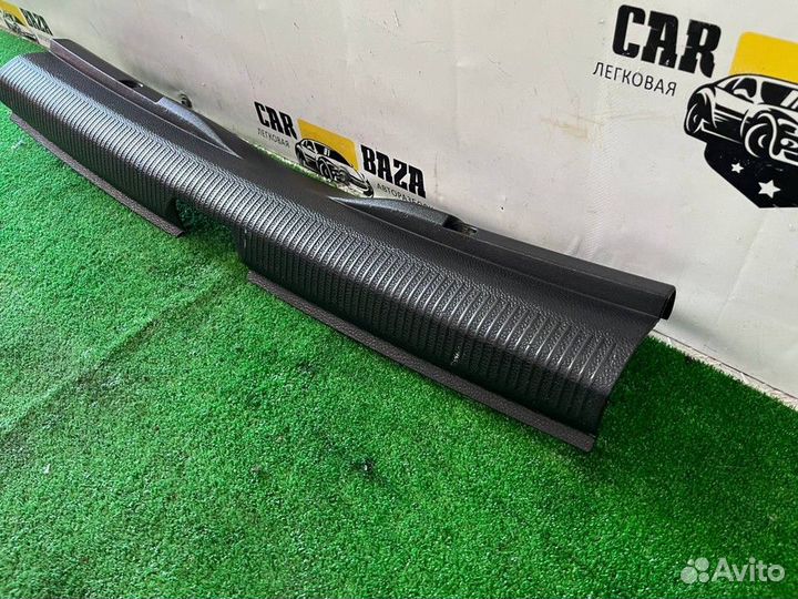 Накладка замка багажника Volkswagen Passat