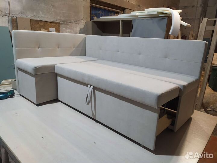 Кухонный уголок со спальным местом 