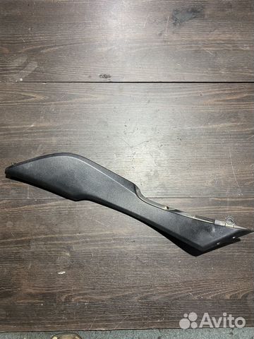 Левая накладка под сиденьем kawasaki Versys 650