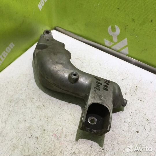 Кронштейн двигателя правый Пежо 206