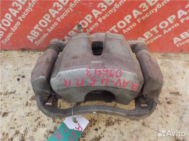 Суппорт передний правый Toyota Rav 4 ACA30 1azfe