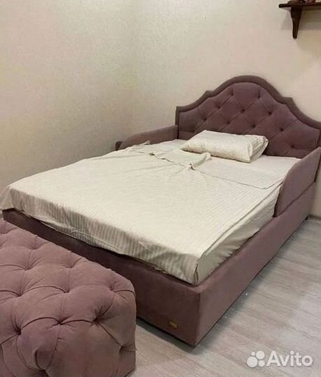 Кровать мягкая односпальная на заказ