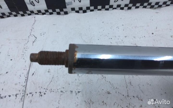 Амортизатор передней подвески правый Kia Sportage