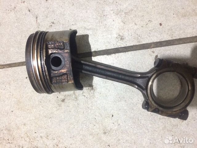 Поршень c шатуном Nissan March K11 CG10DE 2002