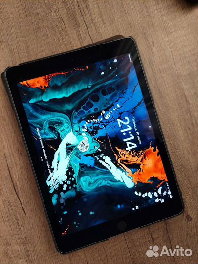 Apple iPad Pro 9.7 256Gb Wi-Fi+Cellular MLQ62RU/A