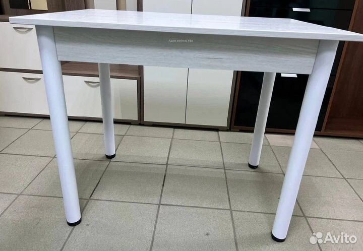 Кухонный стол