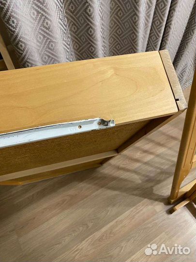 Детская кроватка с маятником и ящиком