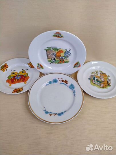 Детские тарелки и блюдца