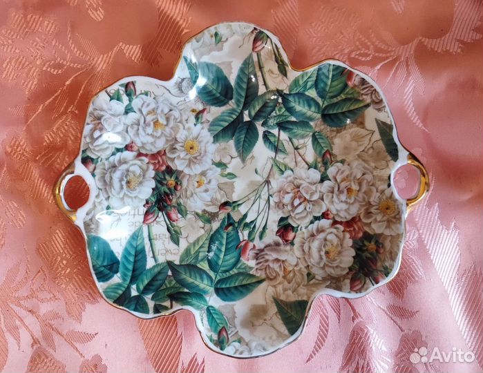 Фарфоровый поднос