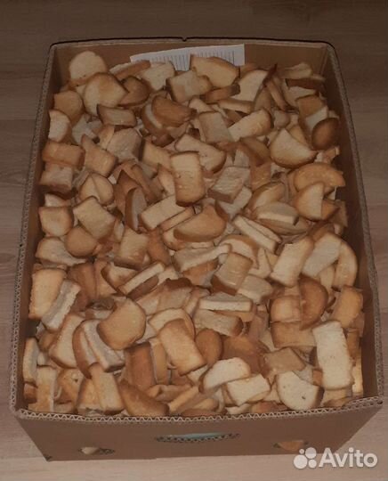 Корма кроликам сухари