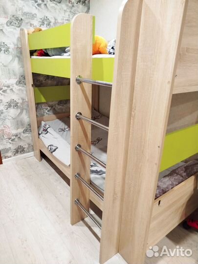 Двухъярусная кровать бу с матрасами