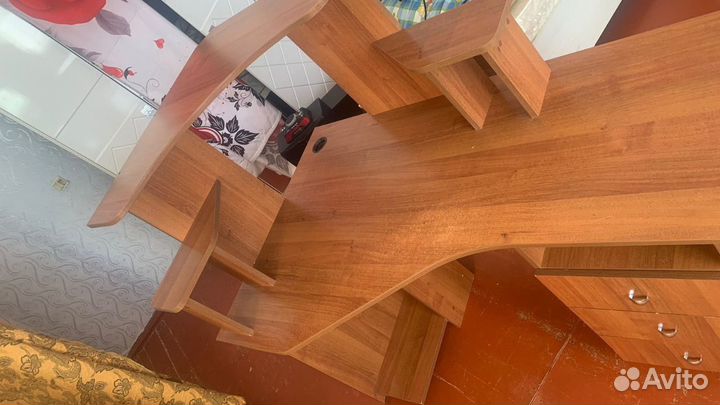 Компьютерный стол