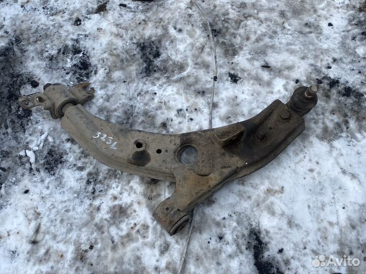Рычаг передний левый mazda 323