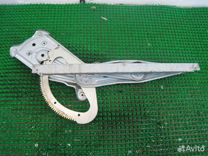 Стеклоподъемник задний правый Renault Scenic 3 (J