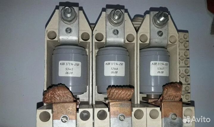 Контактор вакуумный