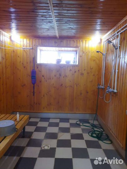 Баня на дровах гостевой на берегу пруда