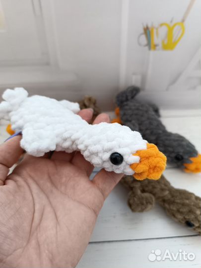 Вязаная игрушка гусь