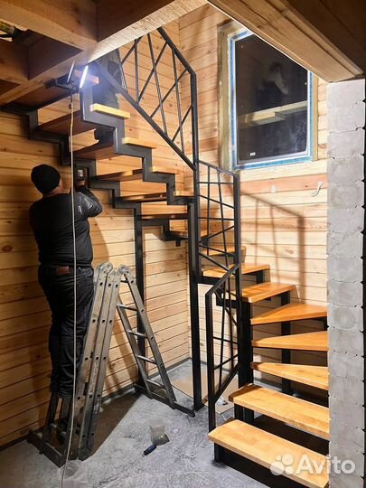 Лестница на металлокаркасе