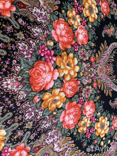 Павлово-Посадский шерстяной платок