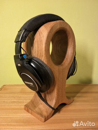 Подставка для наушников из дерева