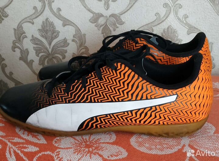 Футбольные бутсы puma