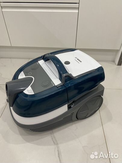 Моющий пылесос Bosch AquaWash&Clean. Serie 4