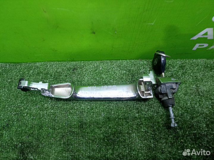 Ручка двери внешняя toyota alphard MNH15 1mzfe Перед. Прав